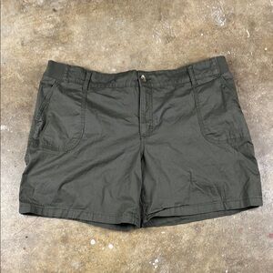 Lee Green Shorts Lightweight Cotton Casual
Size: 22
